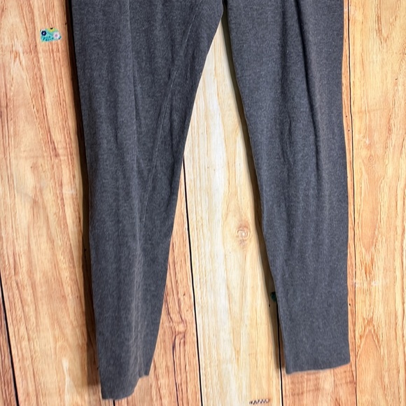 Victoria’s Secret PINK size large gray leggings - Picture 3 of 5